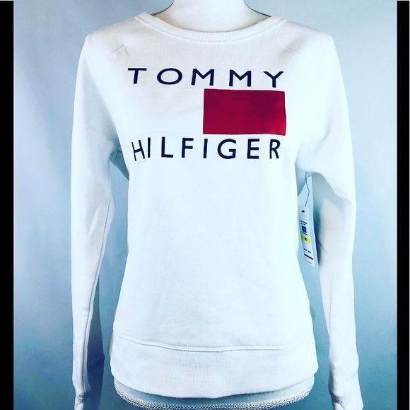 Tommy Hilfiger Sweaters - ❄️ New Tommy Hilfiger White Sweater ❄️